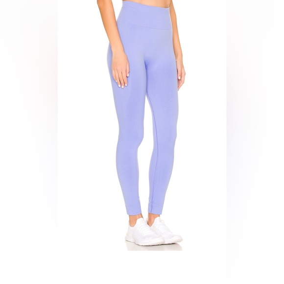 WeWoreWhat Seamless Leggings and V Neck Bra Top Set in Powder Blue - Picture 2 of 4